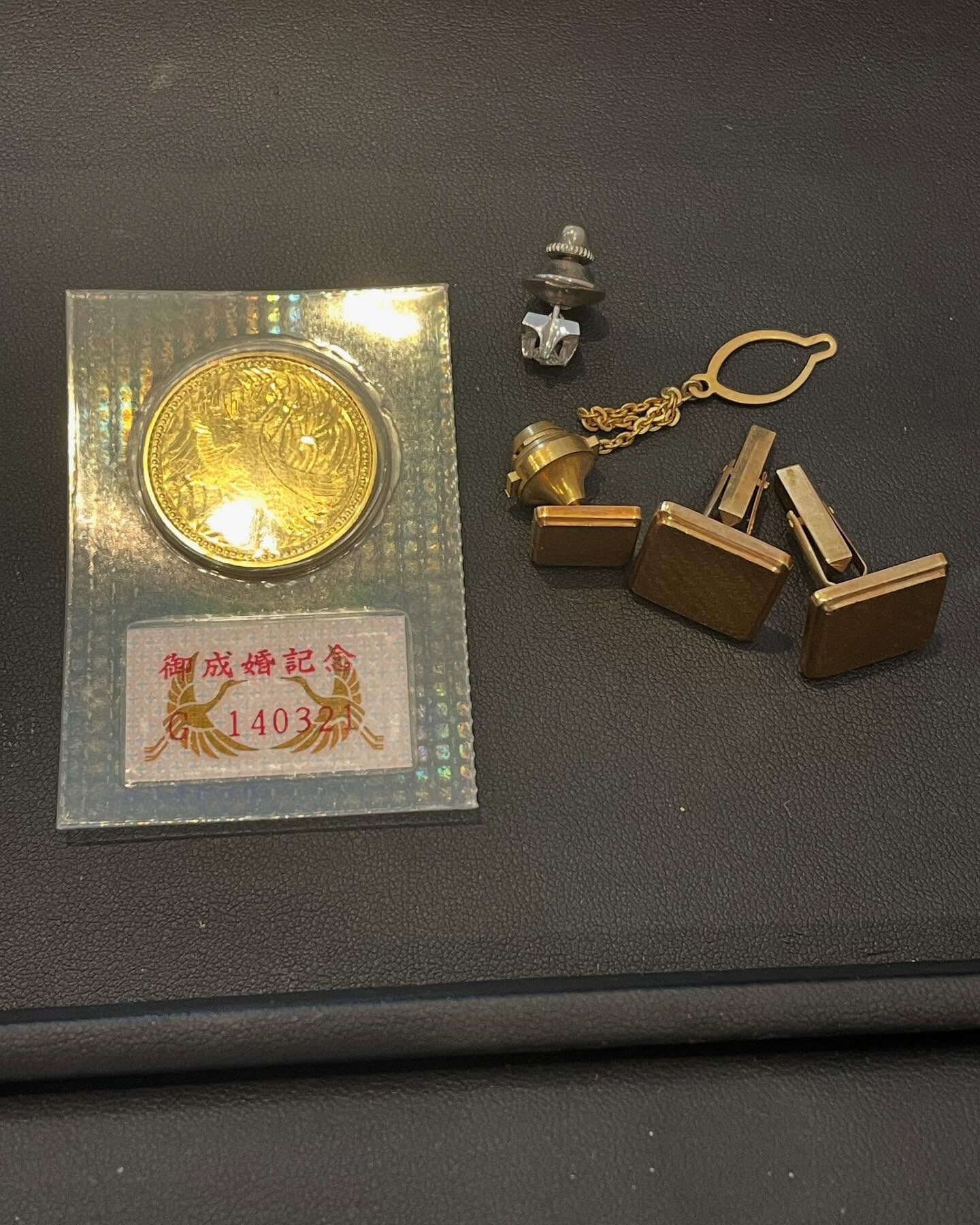 本日は皇太子御成婚5万円金貨と使用されなくなった18金カフス