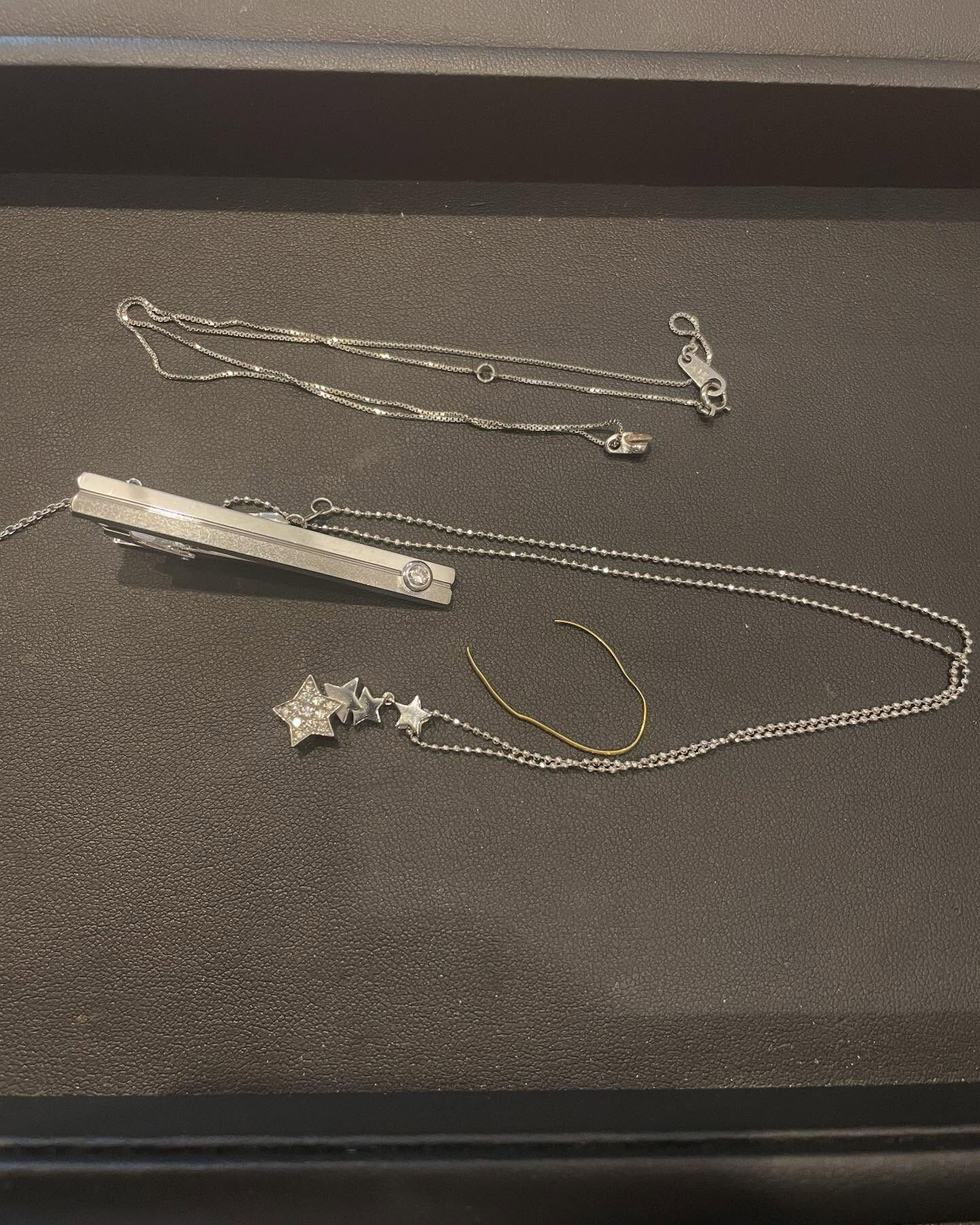 本日はプラチナのネックレスとK18WGのネックレス　k１４W