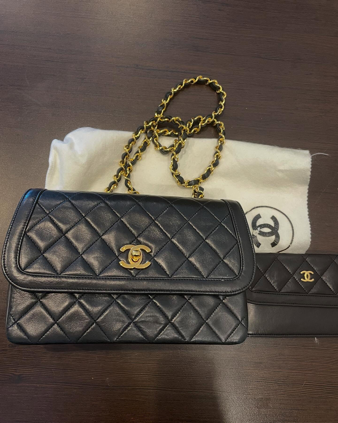 本日はシャネルマトラッセチェーンショルダーをお買取させて頂き