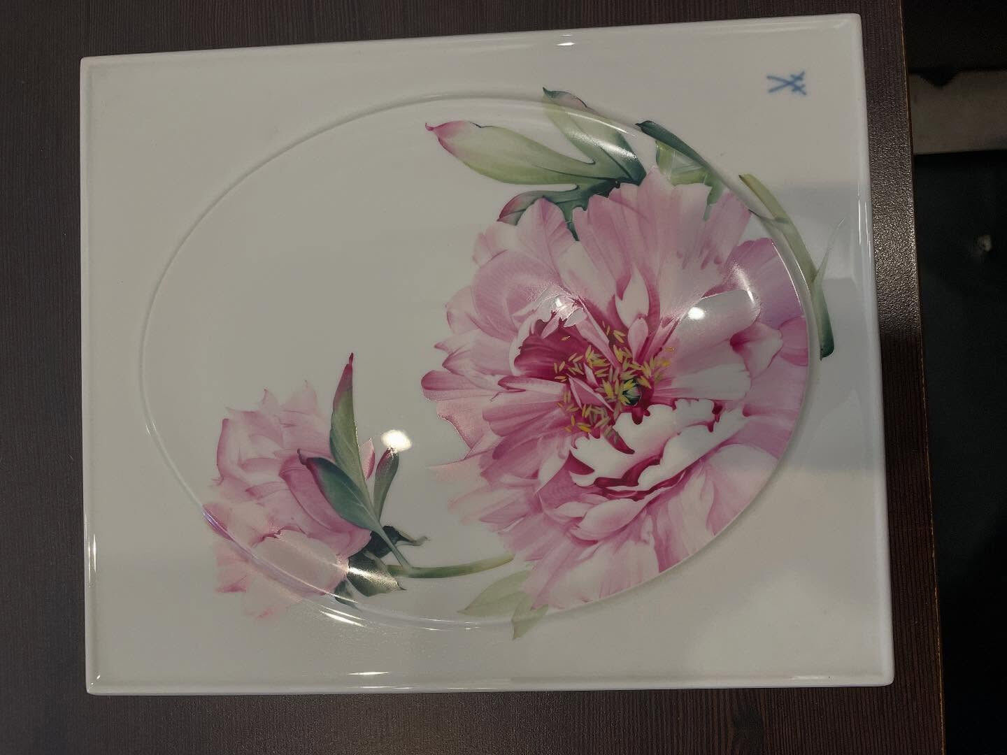 本日はマイセンの陶板画の壁掛けをお買取させて頂きました
