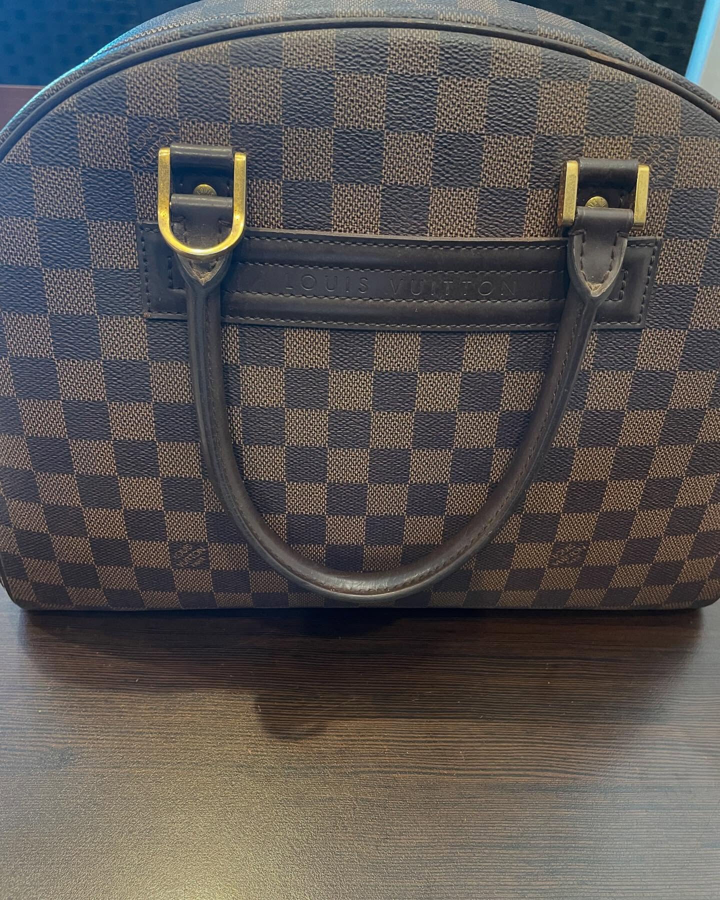 本日はヴィトンのノリータをお買取させて頂きました
