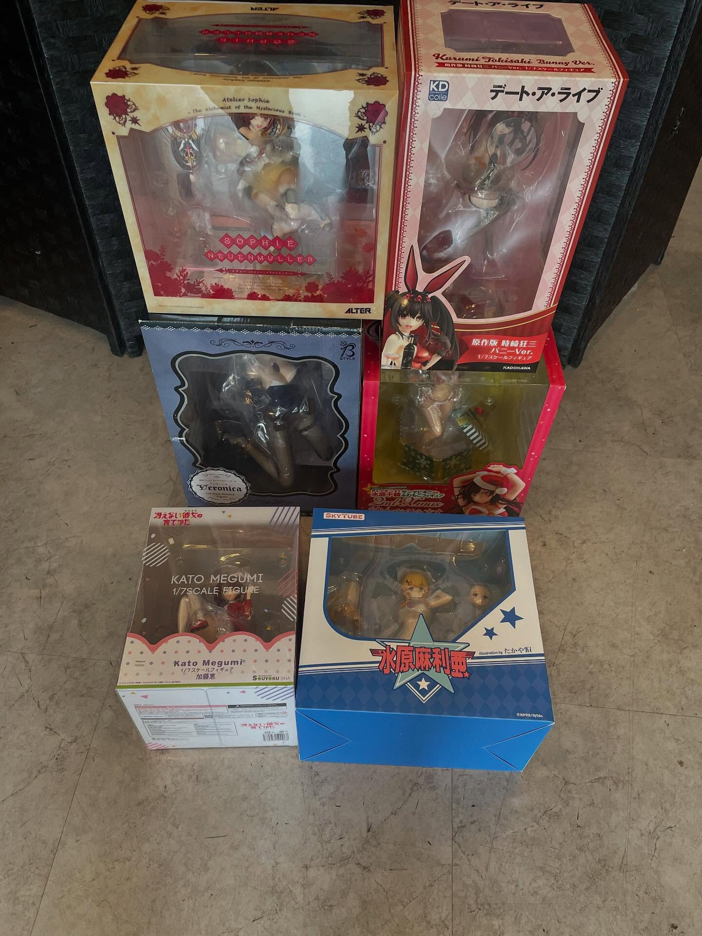 本日はリピーターのお客様から多数のフィギュアをお買取させて頂