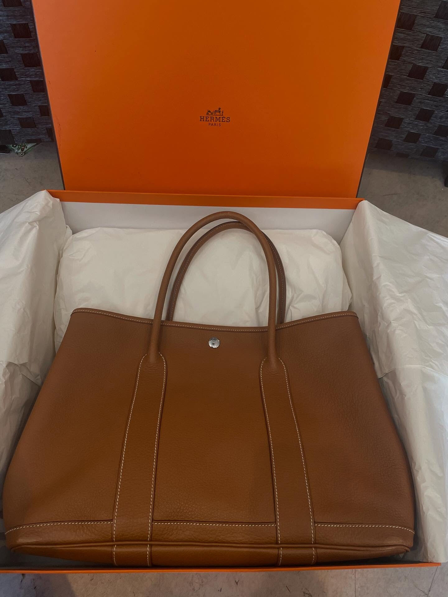 本日はエルメスのガーデンパーティーをお買取させて頂きました