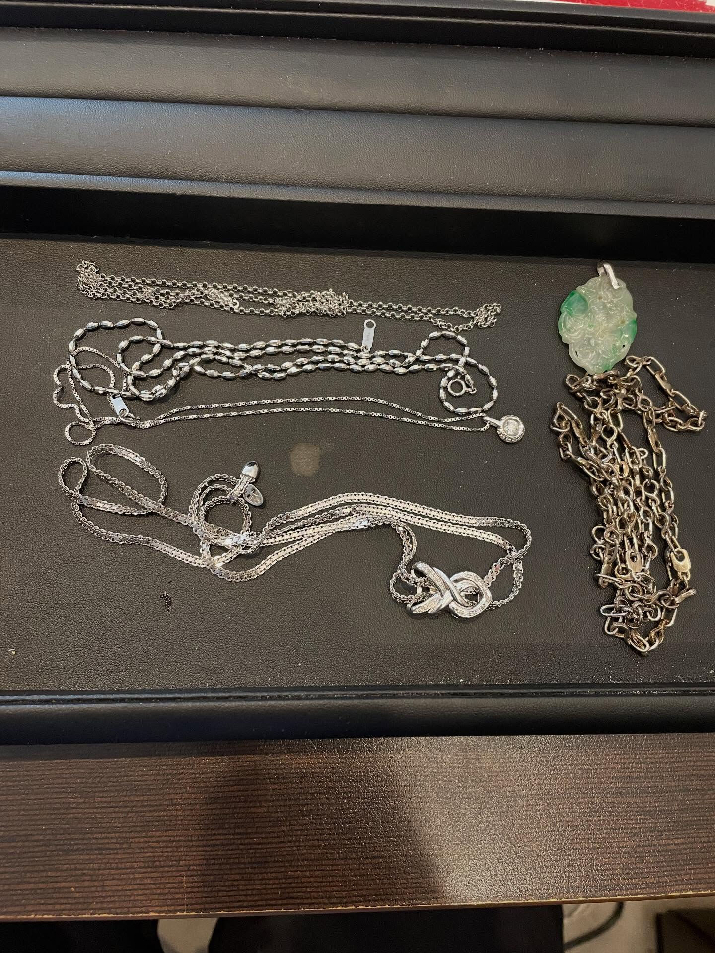 本日は遺品整理で出てきたプラチナ貴金属などをお買取させて頂き